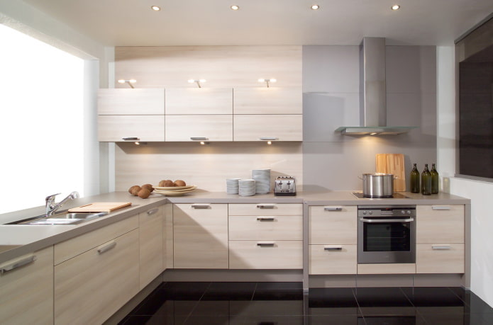 interior de la cocina en tonos gris-beige