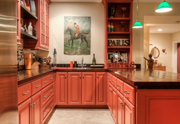 interior de cocina en tonos rojos