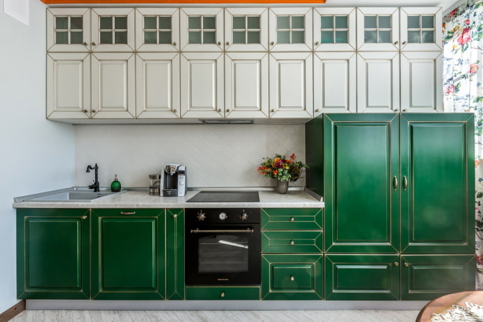 diseño de cocina en colores blanco y verde