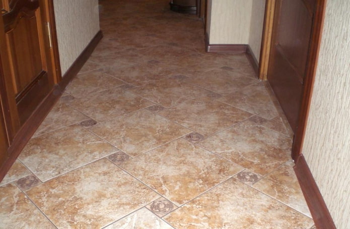 linoleum para sa mga tile