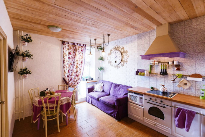 salón-cocina en estilo provenzal