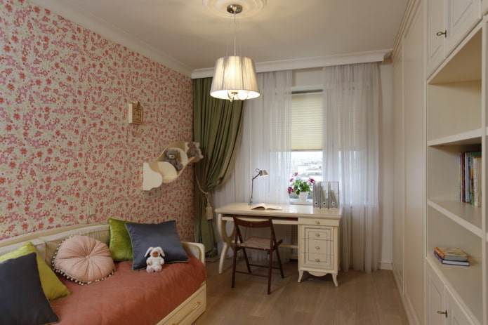 muebles en el interior de un dormitorio infantil al estilo de la Provenza