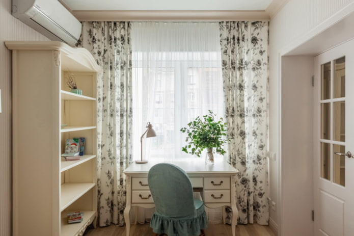 muebles en el interior de un dormitorio infantil al estilo de la Provenza