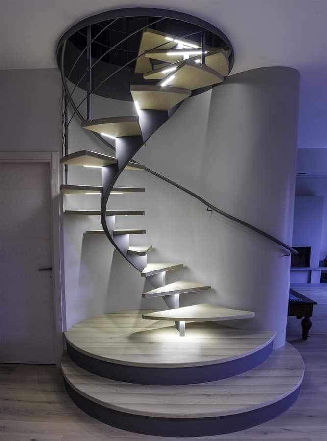 escalera iluminada