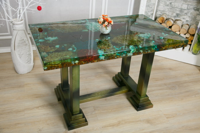 Pebble table