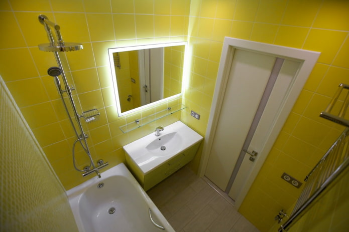 baño amarillo brillante