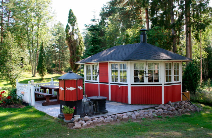 parrilla en el jardín