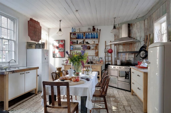 cabaña con refrigerador y estufa