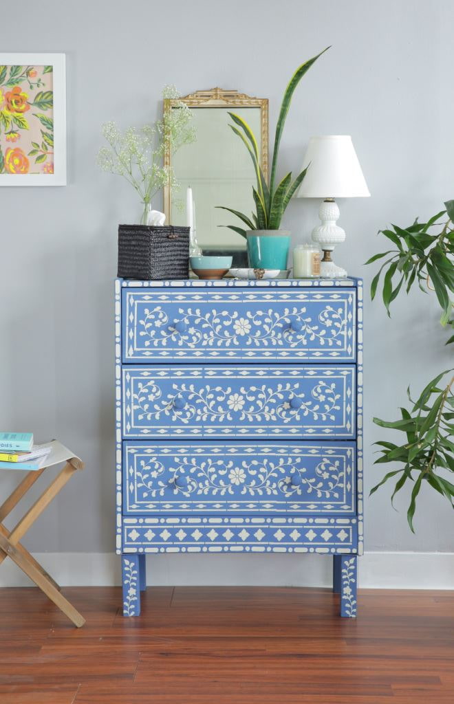 Palamuti ng stencil dresser