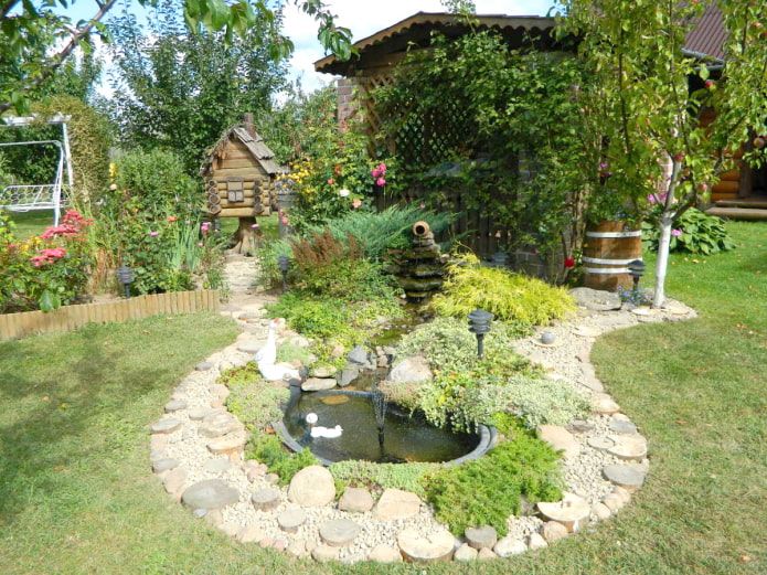 Gazebo, pond na may fountain