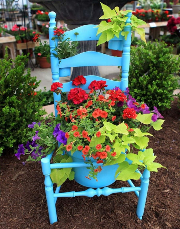 Cama de flores desde una silla