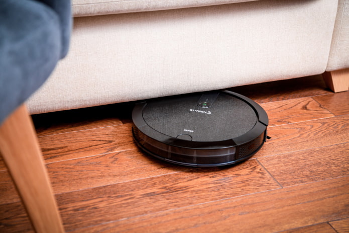 Robot vacuum cleaner