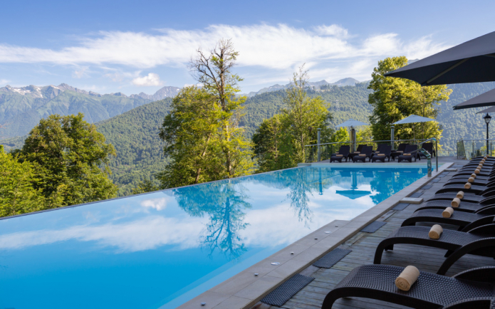 gran vista desde la piscina