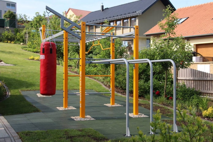 gimnasio en el jardín