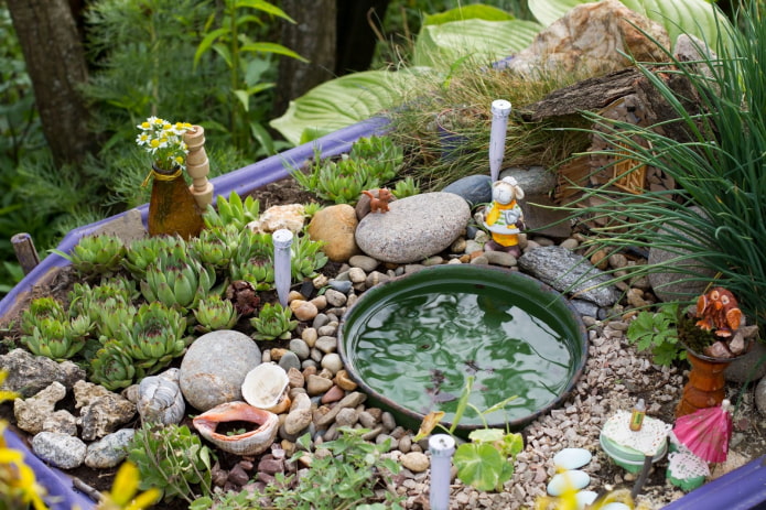 jardín decorativo en un macizo de flores