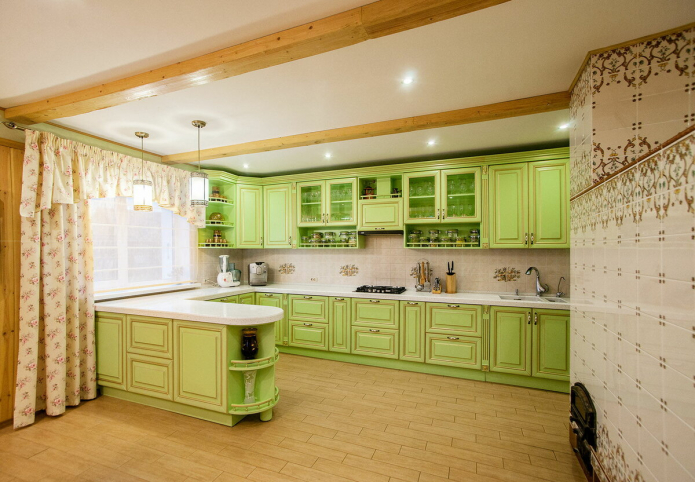 Cortinas para la cocina al estilo provenzal.