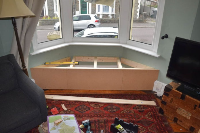 do-it-yourself sofa window sill