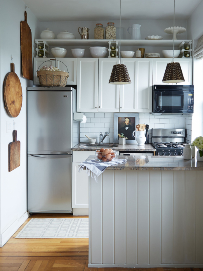 estantes adicionales en la cocina