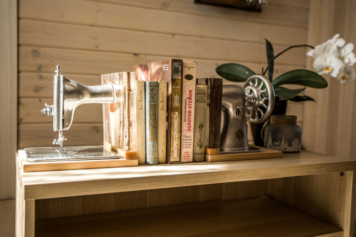 Porta libros en forma de máquina de coser