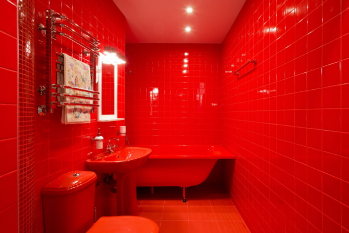 baño completamente rojo