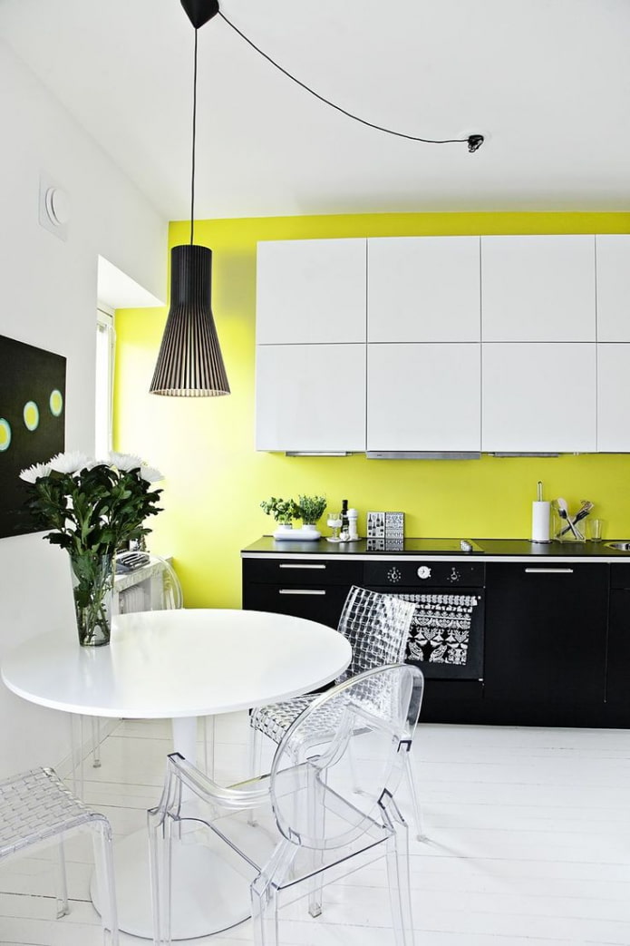 cocina blanco con amarillo