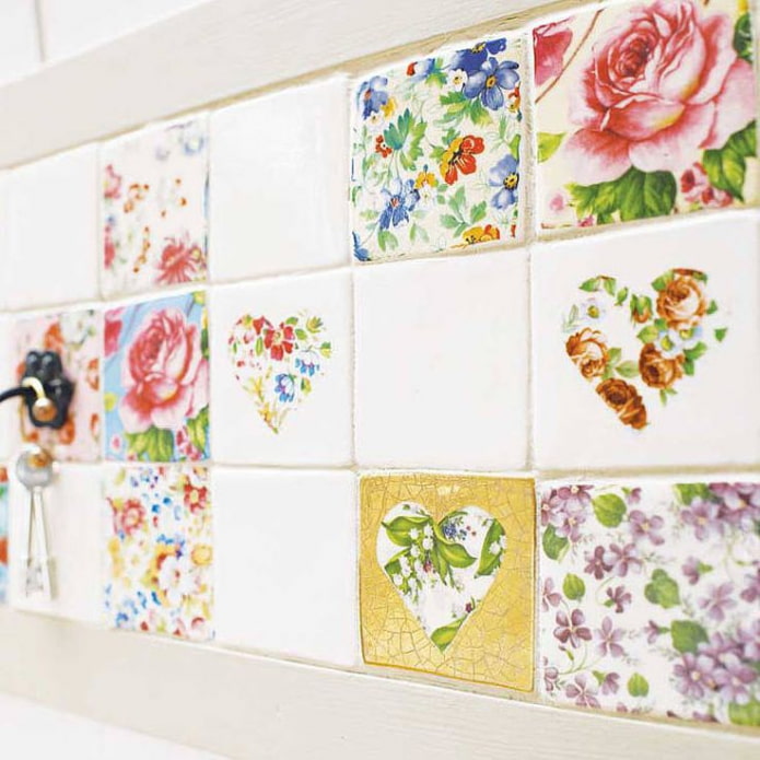 Pag-decoupage tile