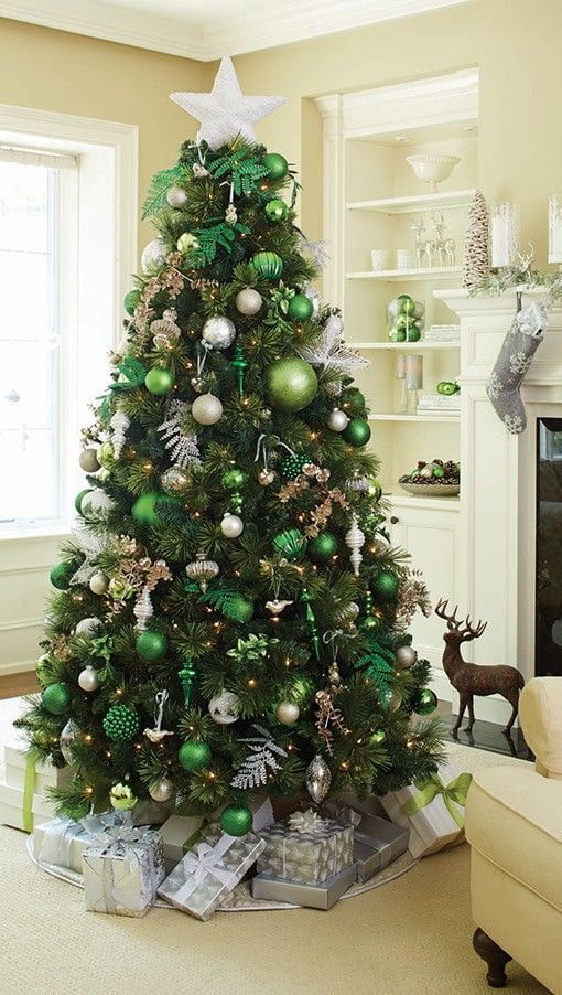 Árbol de Navidad en tonos verdes