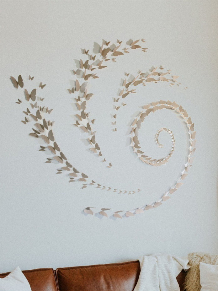 espiral de mariposas en la pared