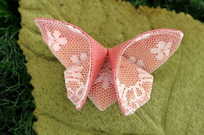 mariposa de origami hecha de tela