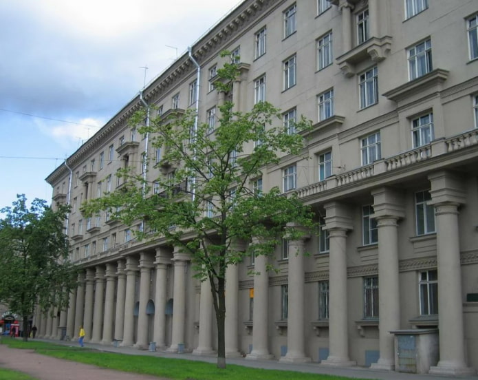 Edificio residencial estalinista