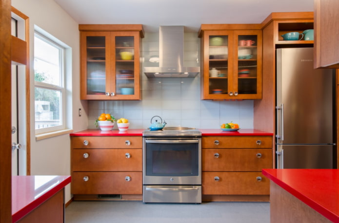 cocina retro con gabinetes de madera