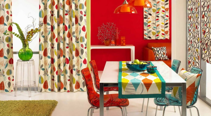 Textiles brillantes para la cocina en estilo retro.