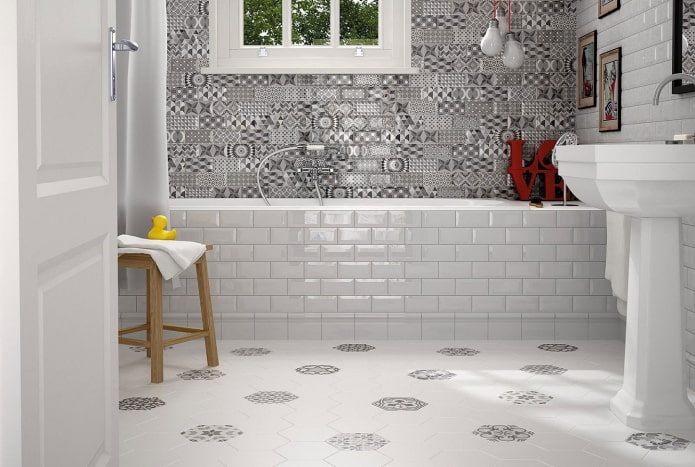 mampara de baño de azulejos esmaltados