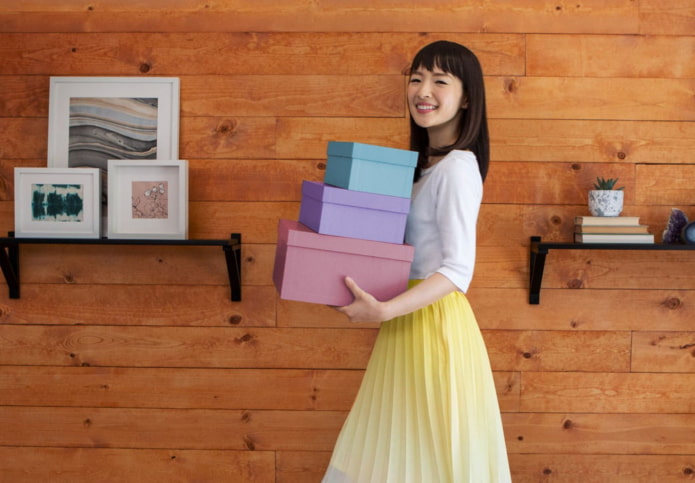 Si Marie Kondo na may mga kahon