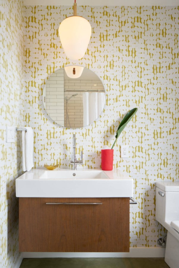 baño en estilo retro