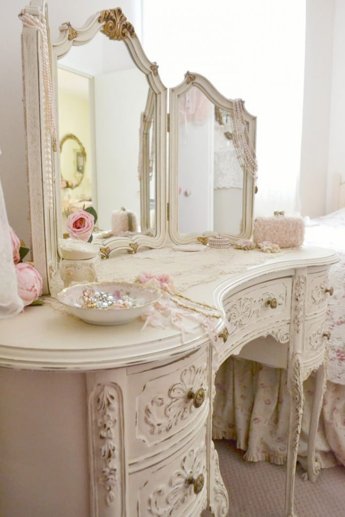 dressing table