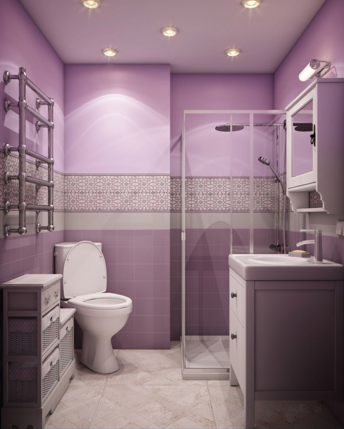 Baño combinado con azulejos en las paredes.