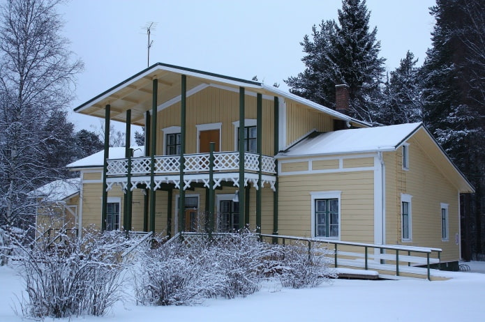 fachada de la casa de revestimiento