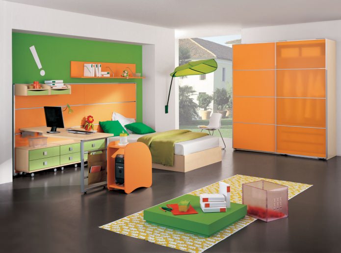 habitación infantil verde-naranja