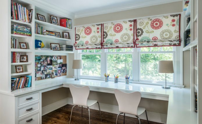 Cortinas en la guardería: tipos, elección de color y estilo, 70 fotos en el interior.