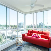 Sofá rojo en el interior: tipos, diseño, combinación con papel tapiz y cortinas-17