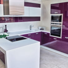 Cocina morada: combinaciones de colores, elección de cortinas, acabados, papel pintado, muebles, iluminación y decoración-0