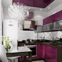 Cocina morada: combinaciones de colores, elección de cortinas, acabados, papel pintado, muebles, iluminación y decoración-2