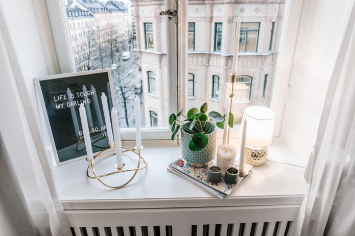 ¿Cómo decorar el alféizar de una ventana? Opciones de decoración, fotos en el interior.