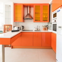 Cocina naranja en el interior: características de diseño, combinaciones, elección de cortinas y papel tapiz-2