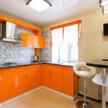 Cocina naranja en el interior: características de diseño, combinaciones, elección de cortinas y papeles pintados-5