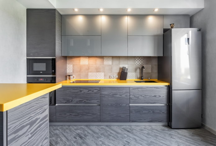 Cocina gris en el interior: ejemplos de diseño, combinaciones, elección de acabados y cortinas.