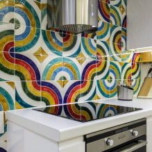 Delantal de azulejos para la cocina: consejos para elegir, diseño, foto en el interior-7