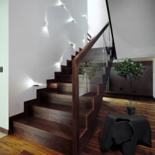 Iluminación de escaleras en la casa: fotos reales y ejemplos de iluminación-7